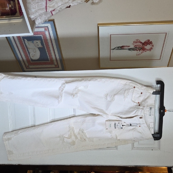 Jeans - Picture 1 of 4